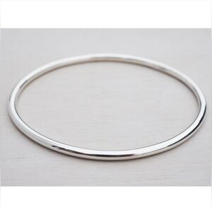 NWT Minimalist Bangle Bracelet White Gold Filled 6cm inner diameter